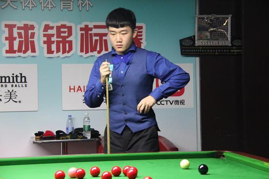 梅西却用一 梅西却用一