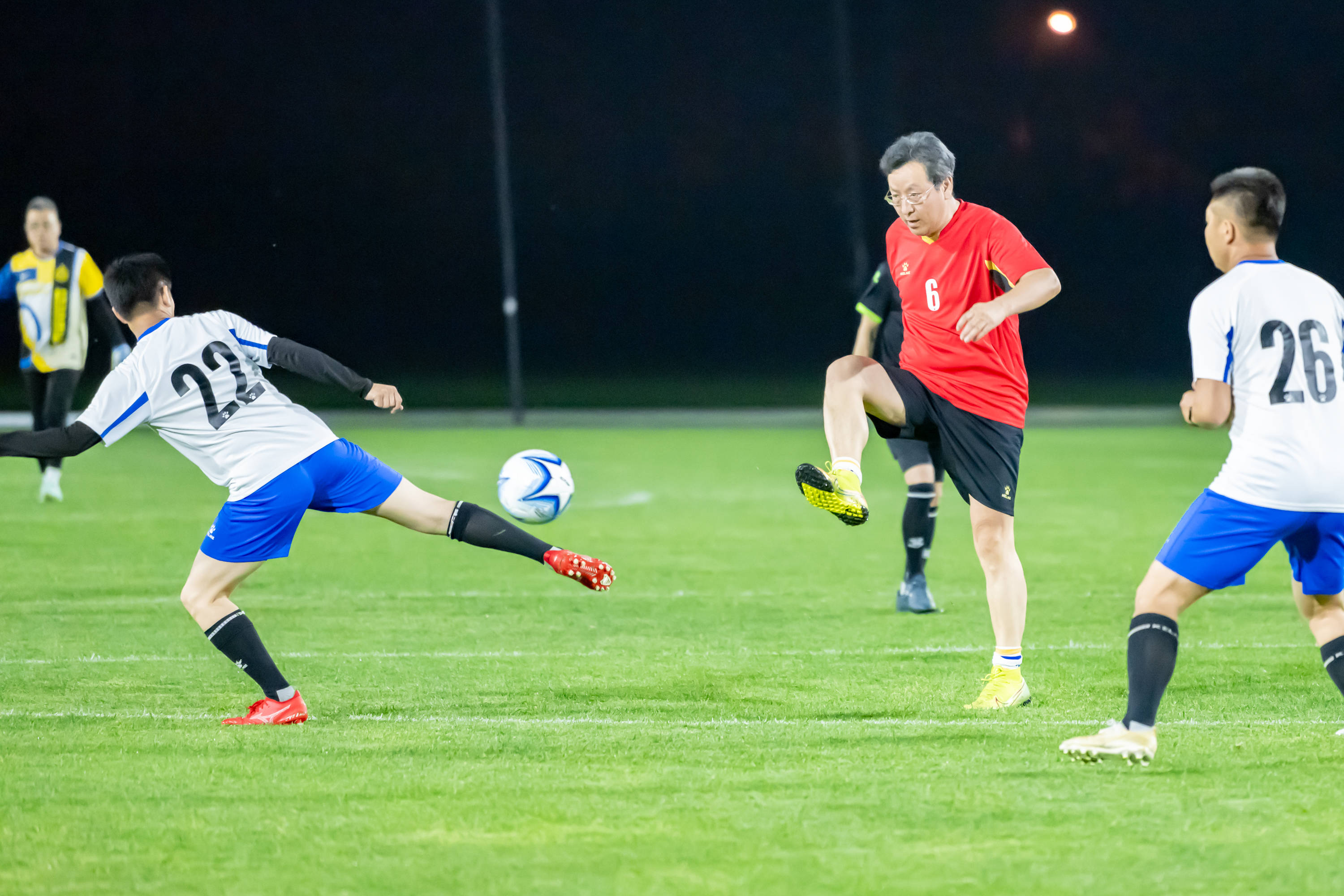 出球队强大 出球队强大